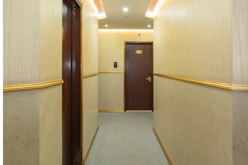راهرو طبقات هتل صدرا مشهد